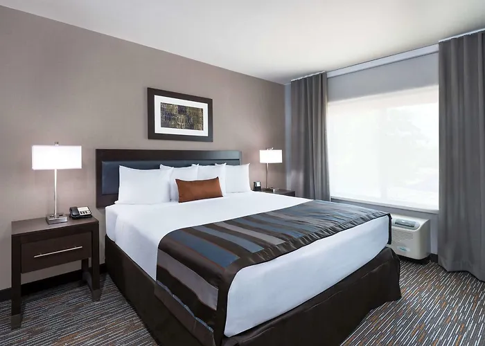 Wingate By Wyndham Sidney